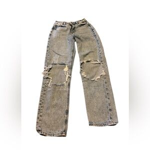 American Eagle Woman’s Size O Regular, Mom Jeans Light Wash Rips in Knees